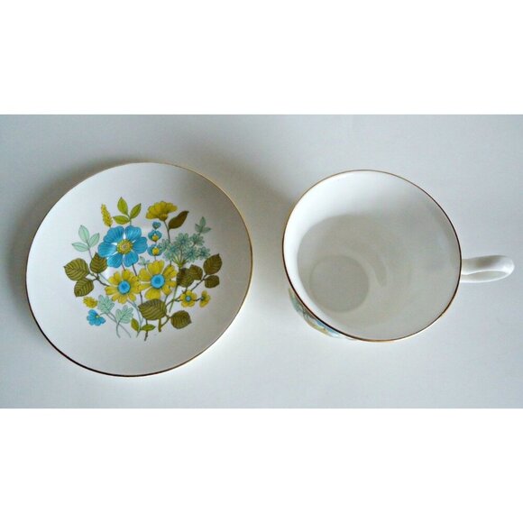 Teacup and Saucer Vintage Royal Grafton Fine Bone China England Springtime Flora - Picture 2 of 5